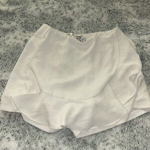 Princess Polly Lorca White Skort with Zipper - NWOT Summer Style European